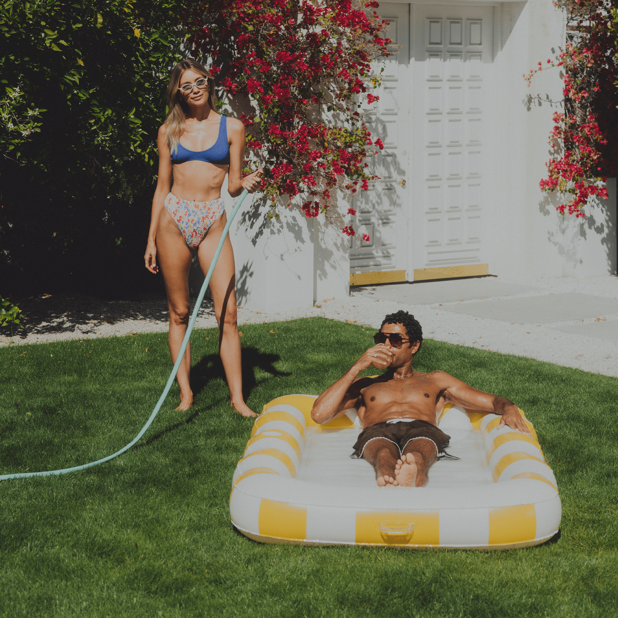 FUNBOY Tanning Pool Lounger: Yellow & White Stripes