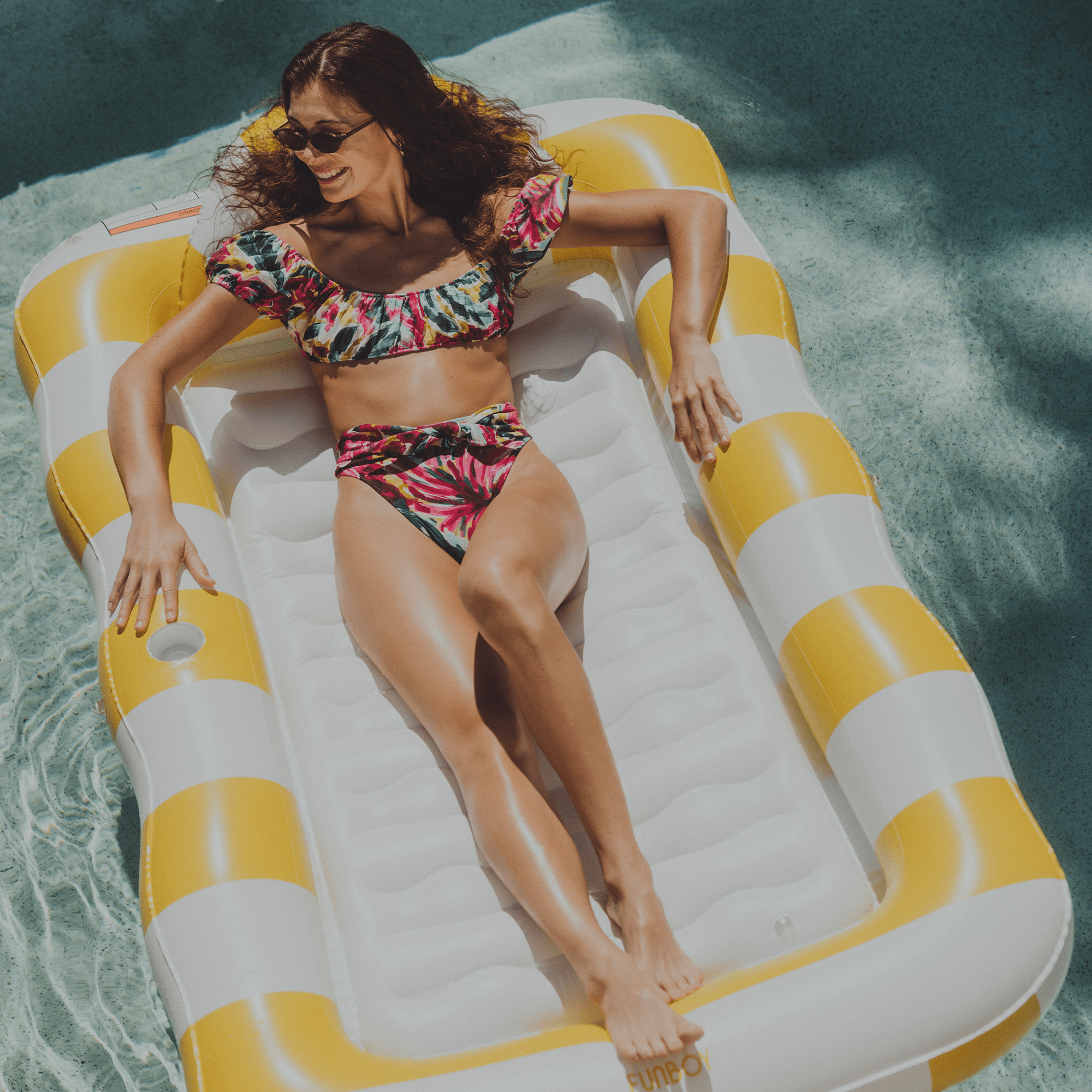 FUNBOY Tanning Pool Lounger: Yellow & White Stripes