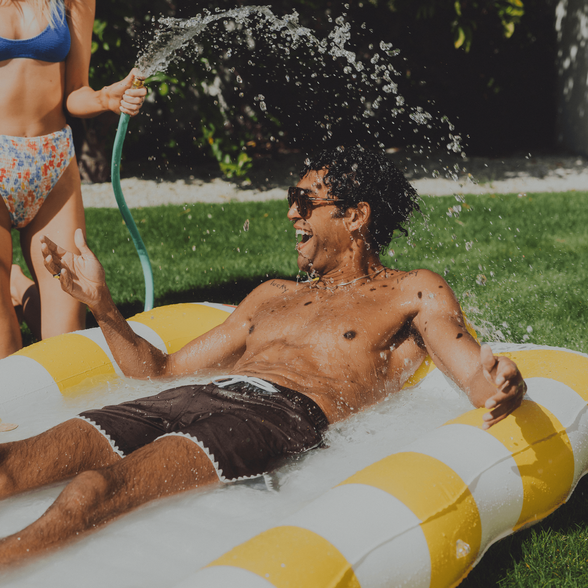 FUNBOY Tanning Pool Lounger: Yellow & White Stripes