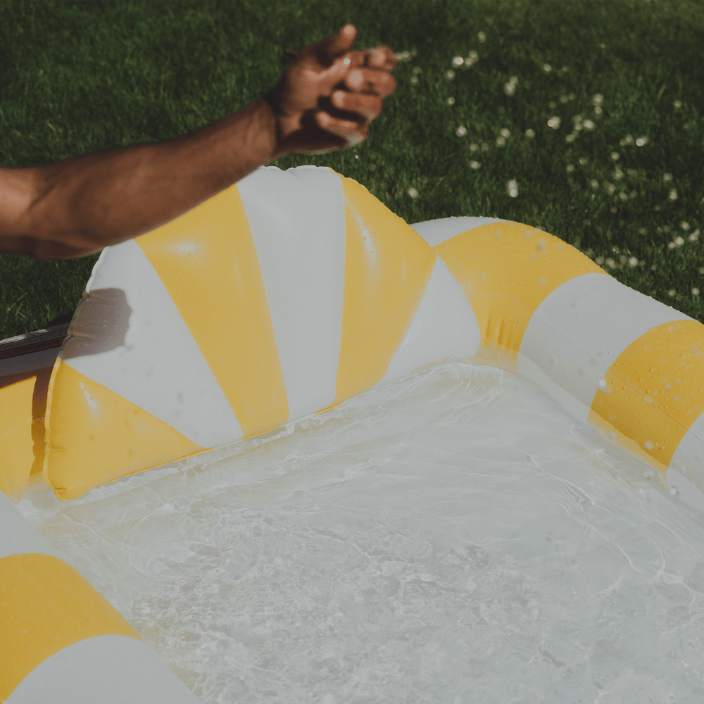 FUNBOY Tanning Pool Lounger: Yellow & White Stripes