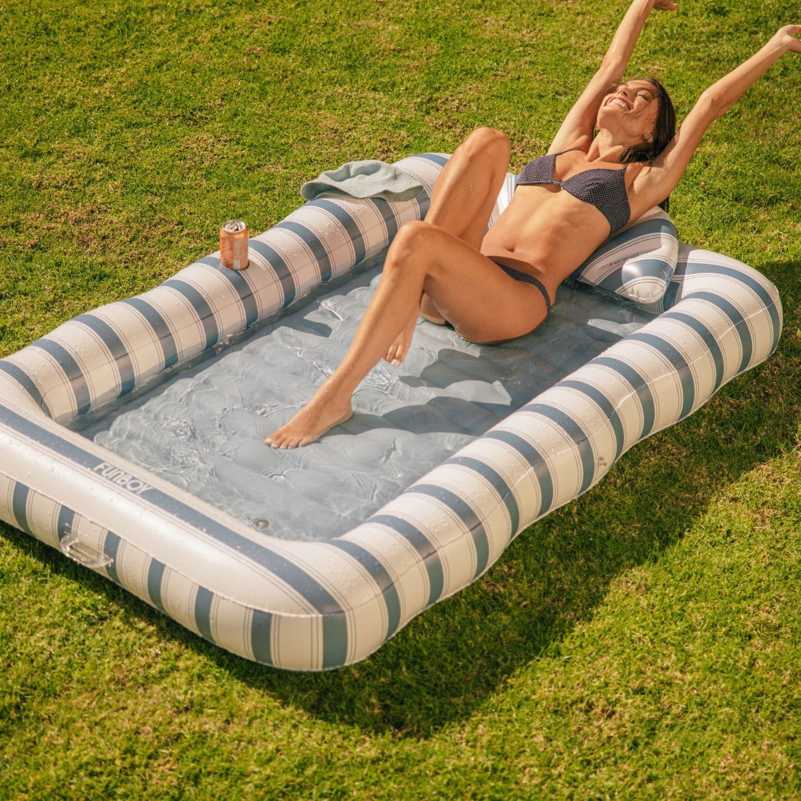 FUNBOY Tanning Pool Lounger: Blue & White Stripes