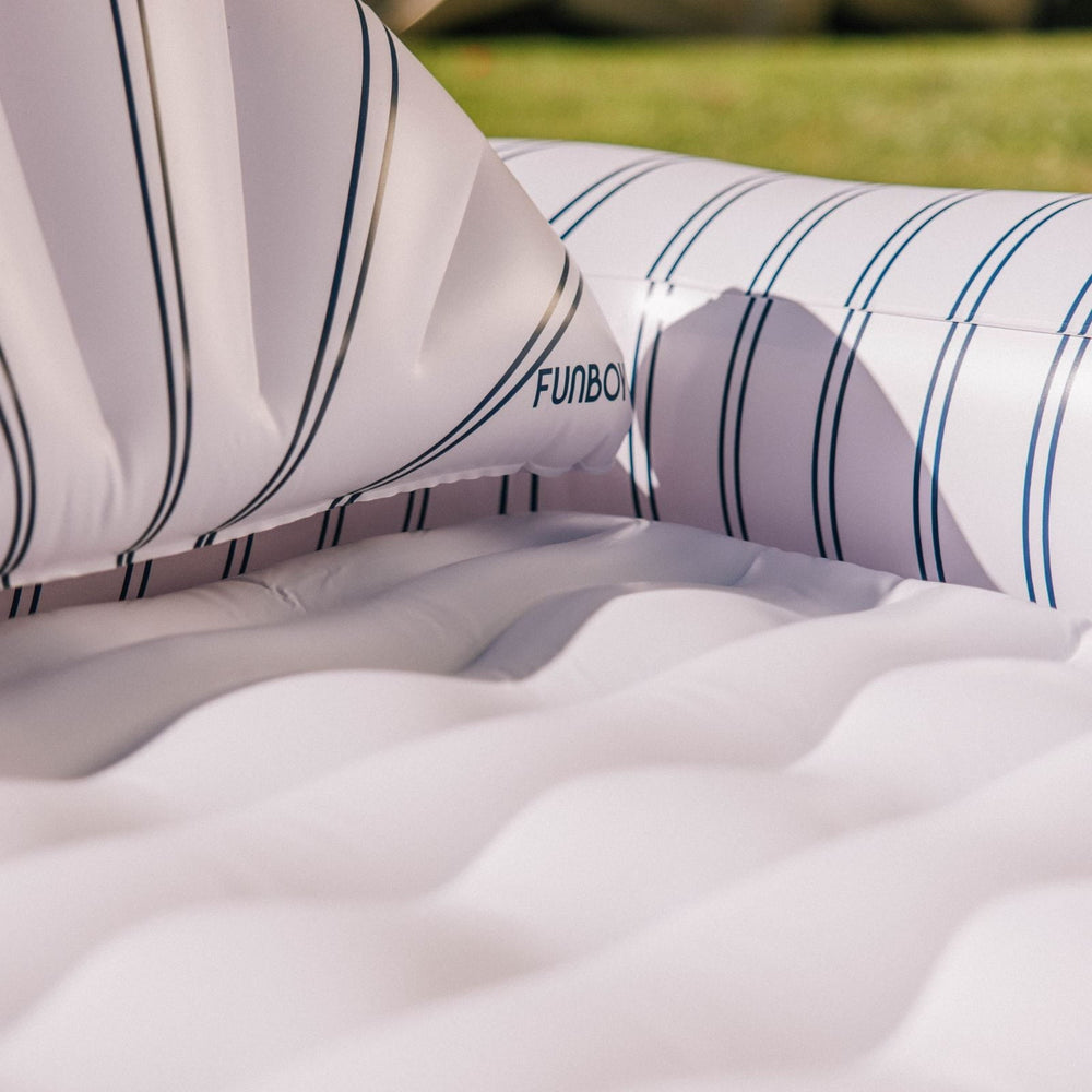 FUNBOY Tanning Pool Lounger: White & Navy Stripes