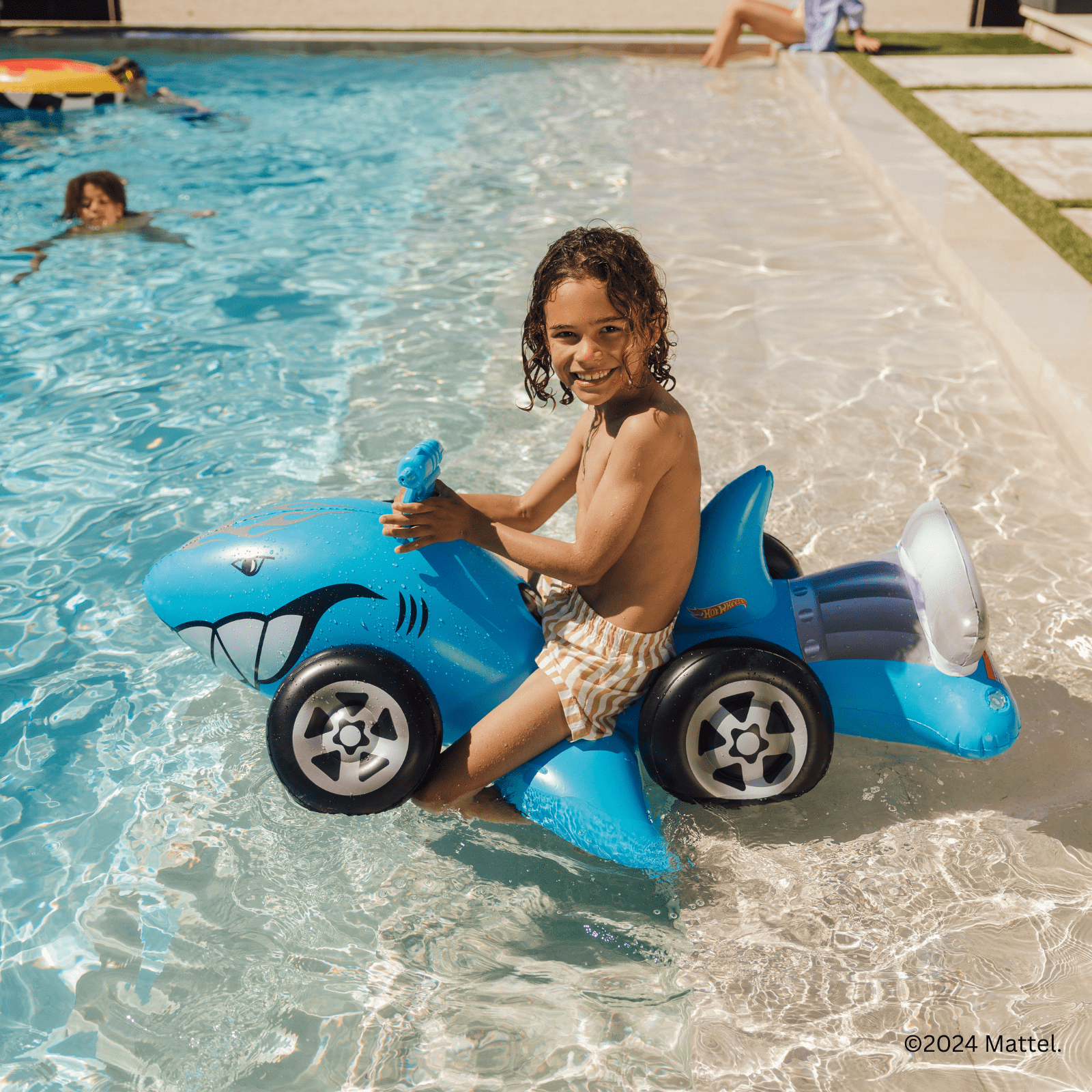 FUNBOY Hot Wheels Kids Sharkruiser Float w/ Water Squirter