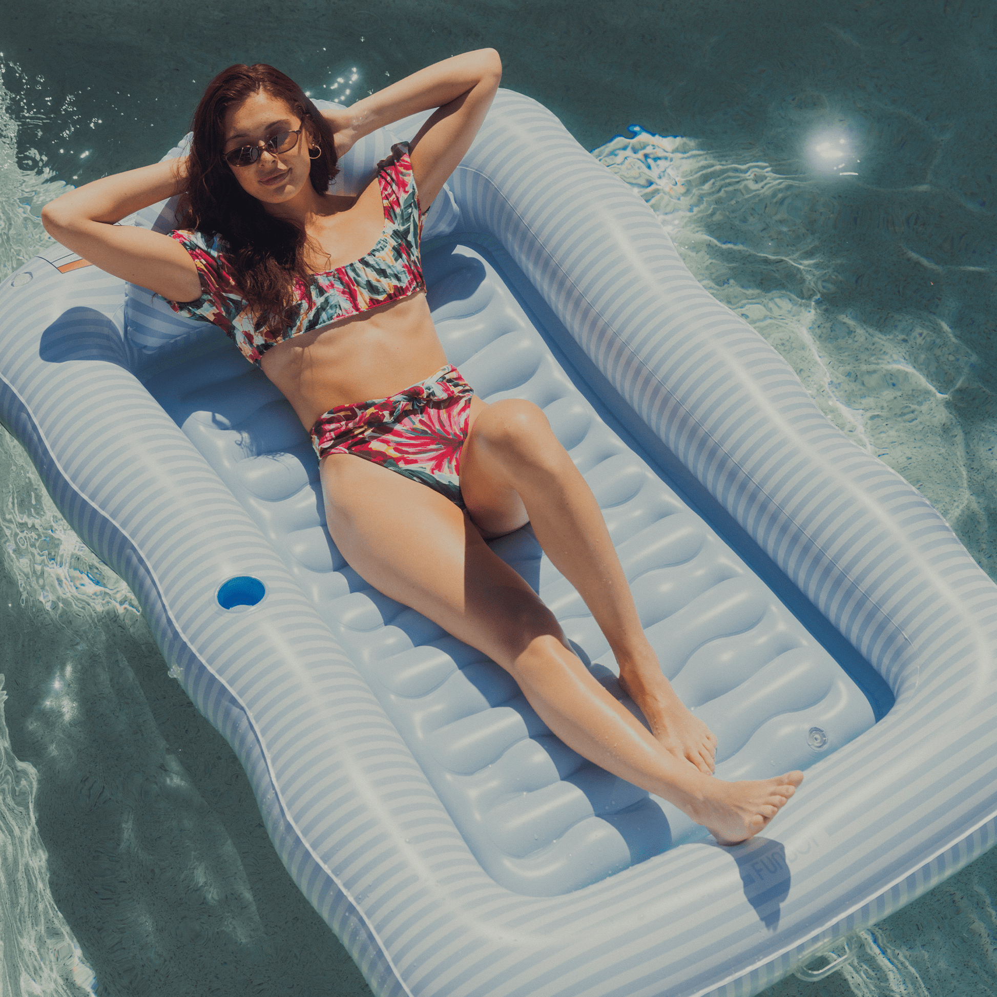 FUNBOY Tanning Pool Lounger: Blue & White Stripes