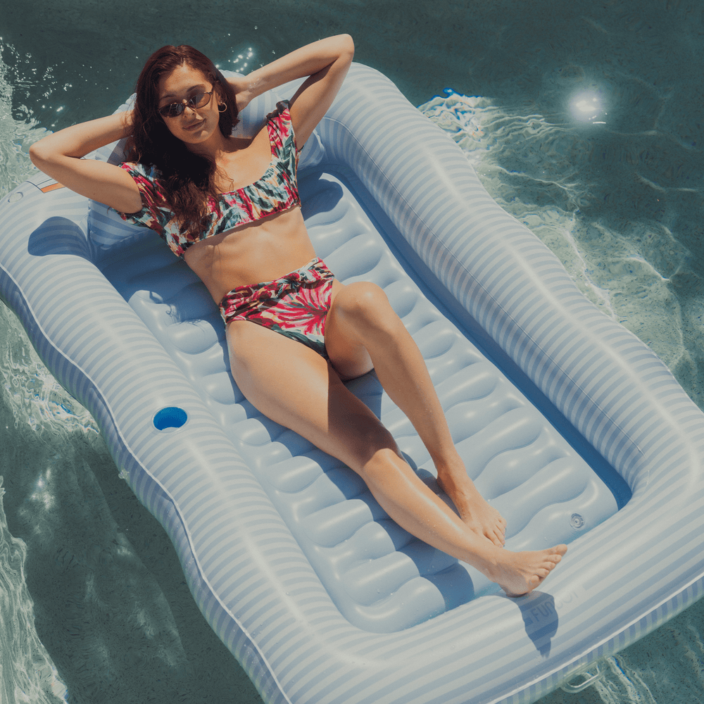 FUNBOY Tanning Pool Lounger: Blue & White Stripes